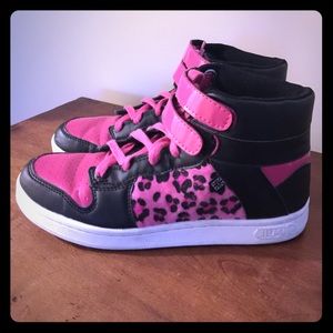 T.U.K womens Slam Hi top Pink & Black Leopard T.U.K womens Slam Hi top Pink & Black Leopard