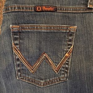 Wrangler Q-Baby Mid-Rise Stretch Denim 7/8 x 36