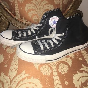 Black Hightop Converse - Size 9