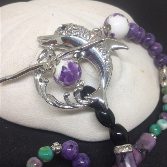 ✅REDUCED ✅‼️‼️Rhinestone Side Close Necklace - Picture 2 of 7