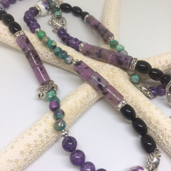 ✅REDUCED ✅‼️‼️Rhinestone Side Close Necklace - Picture 4 of 7