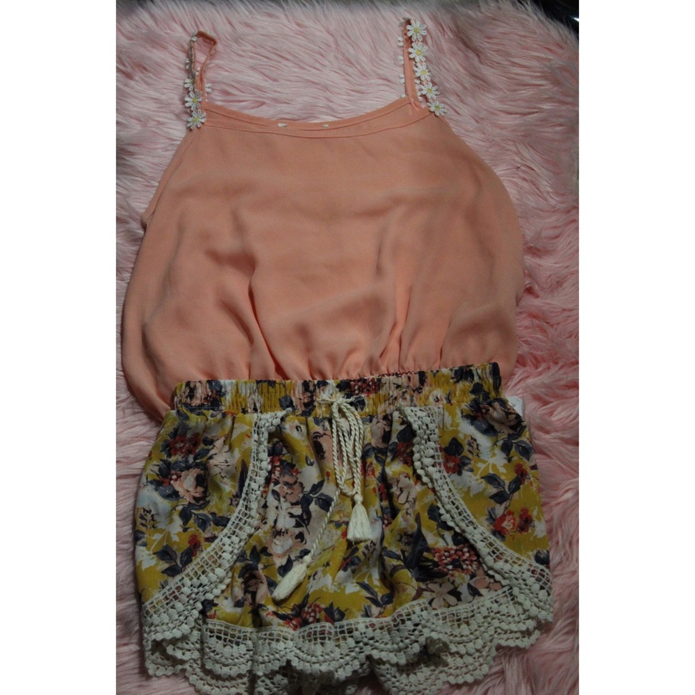 Outfit bundle/ Shorts and Shirt.