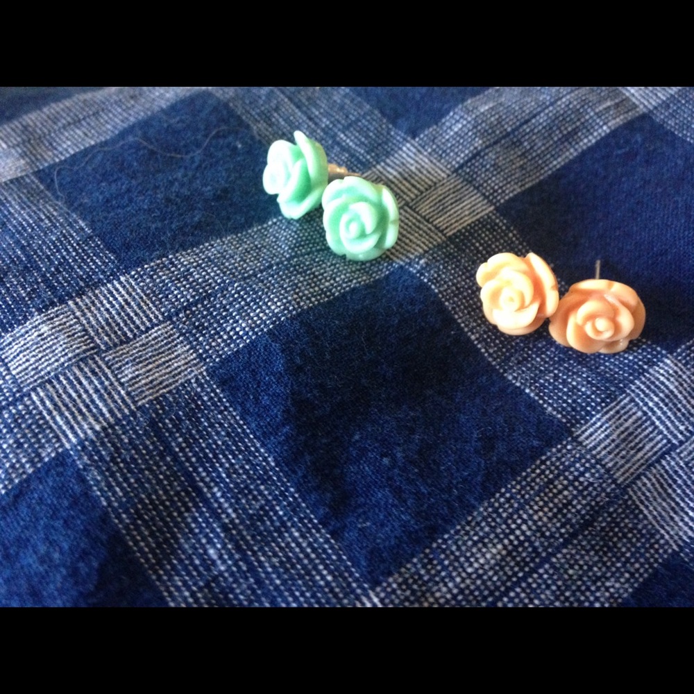 ❤️💍 2 pair aqua/peach rose earrings💄💋❤