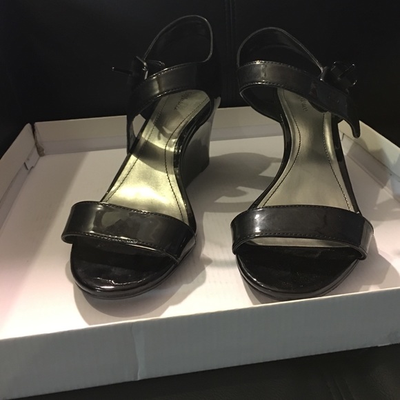 Shoes - Picture 2 of 3