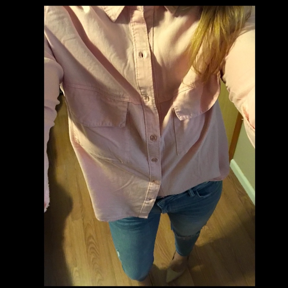 LAST๐๐ธSoft pink button down๐ธ - Picture 3 of 5