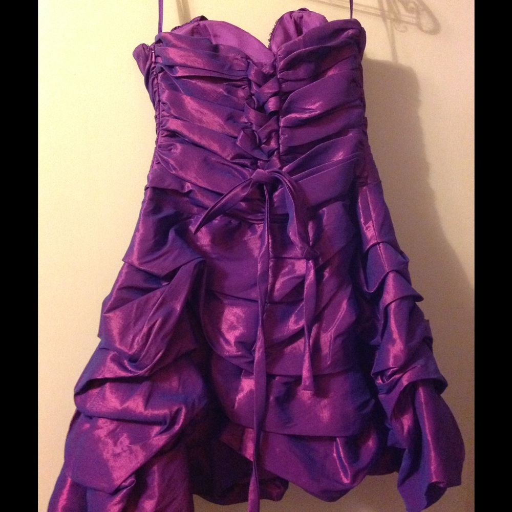 Pretty little purple dress! - Picture 2 of 4