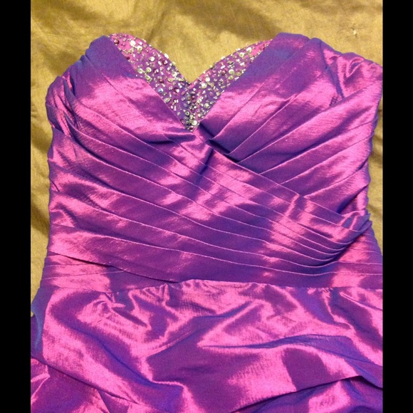 Pretty little purple dress! - Picture 3 of 4