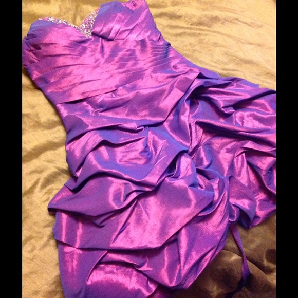 Pretty little purple dress! - Picture 4 of 4