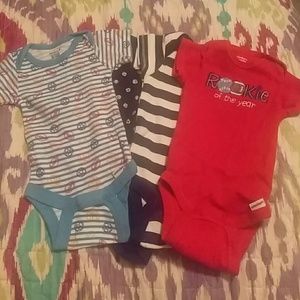 4- (0-3 month) Gerber onesies
