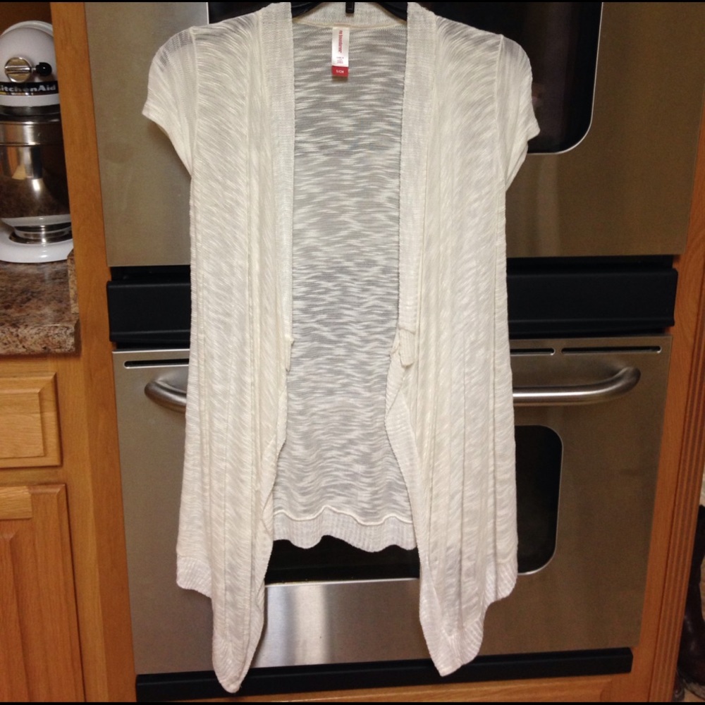 Short sleeve cardigan