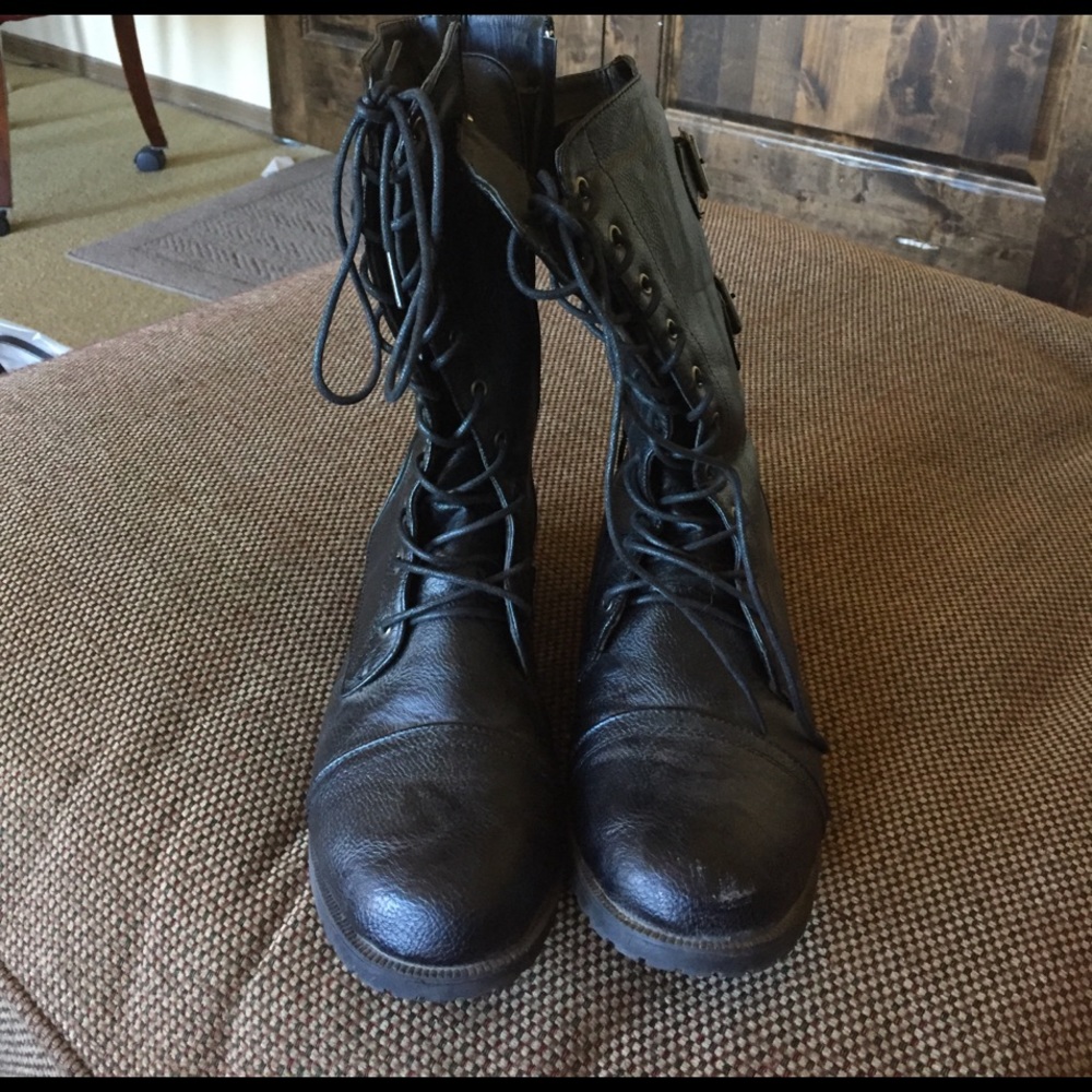 Combat boots