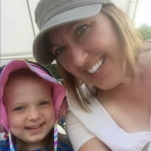 Meet your Posher, Holly