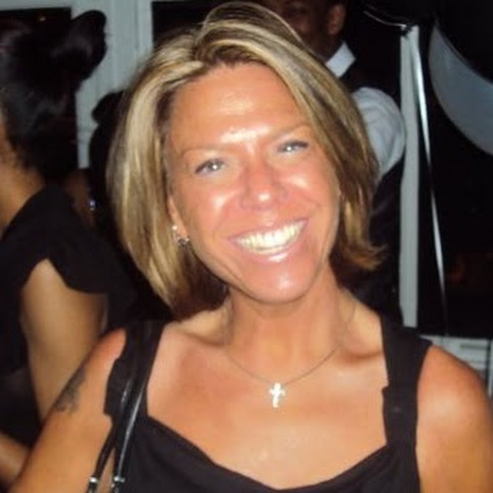 Meet your Posher, Dina