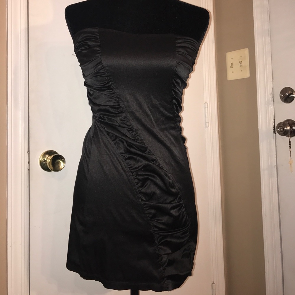 Dress - Picture 2 of 5