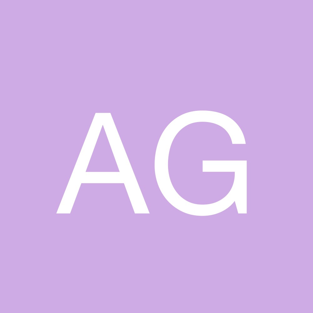 Meet your Posher, Adeja