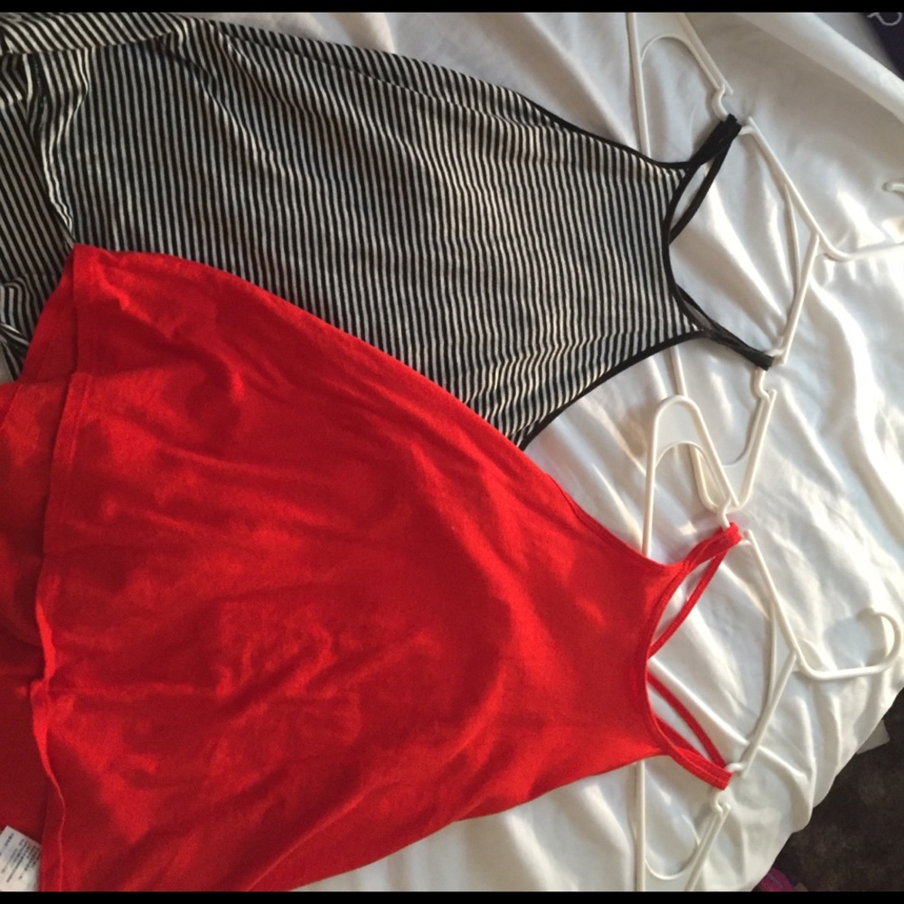 Brand new size xs hollister tanks