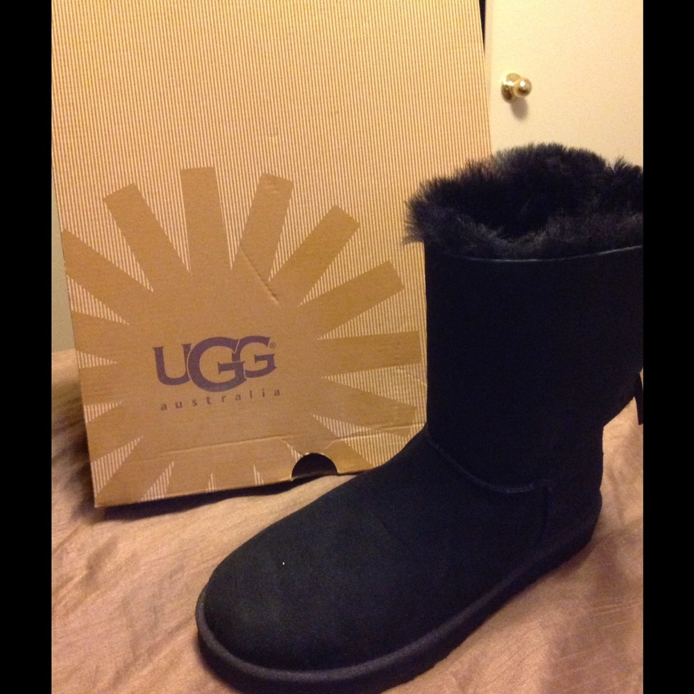 Ugg w/ Bailey Bow-Black NEW w/o tags