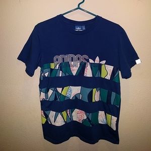 Classic Adidas Shirt Like New Medium