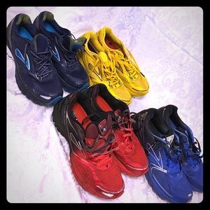 Men's Brooks Lot of 4 Size 11