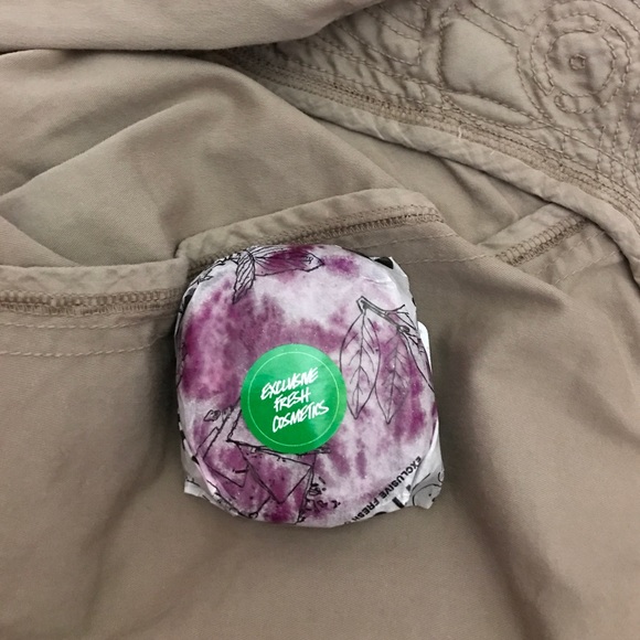 Lush Kitchen Bar Humbug Bubble Bar - Picture 3 of 5