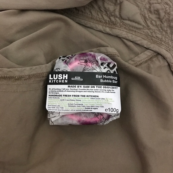 Lush Kitchen Bar Humbug Bubble Bar - Picture 4 of 5