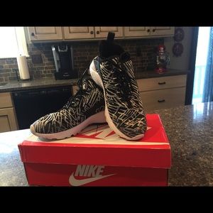 Women's Nike Huaraches Run Ultra