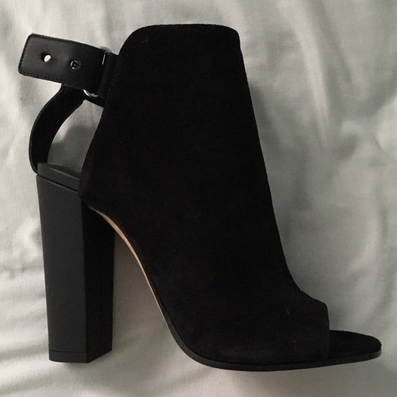 Vince Shoes - Brand New Vince Addison booties, black suede sz 5