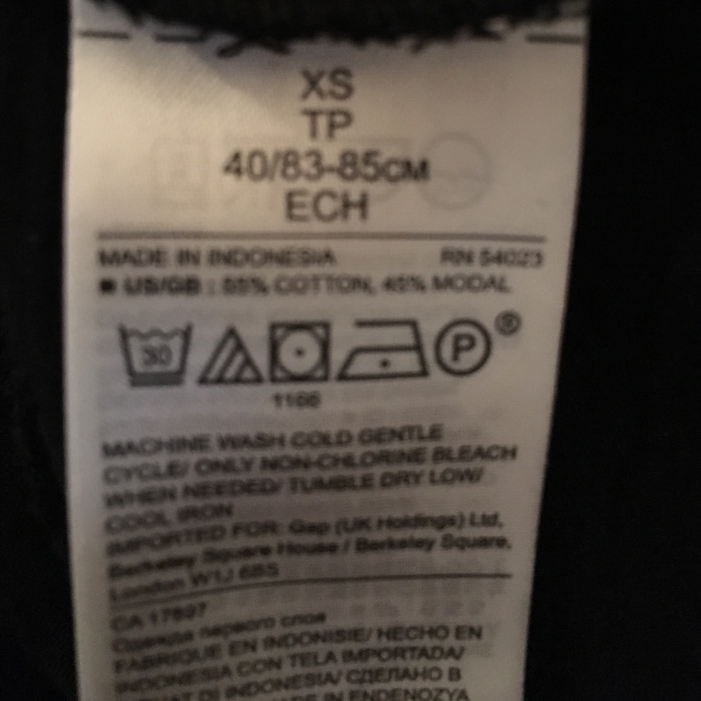 Banana Republic Sleeveless Black Blouse - Picture 5 of 5