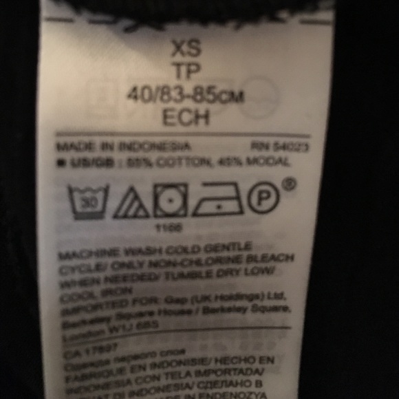 Banana Republic Sleeveless Black Blouse - Picture 5 of 5