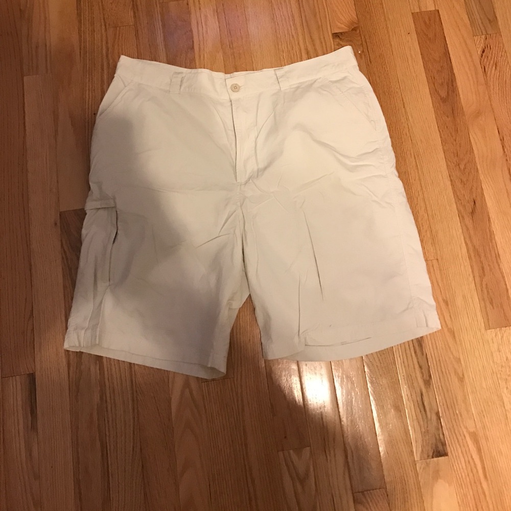 Under Armour Performance cargo shorts