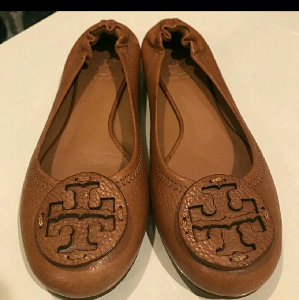 Looking for Tory burch flats 6