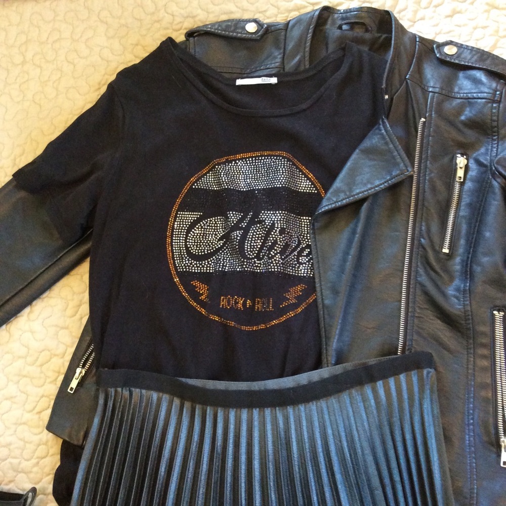Alive ⚡️Rock n Roll ⚡️ Shirt - Picture 3 of 5