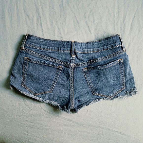 Roxy Cut Off Shorts - Picture 2 of 4