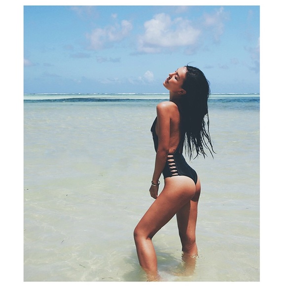 Top Selling Black Bandage One Piece Monokini - Picture 4 of 7