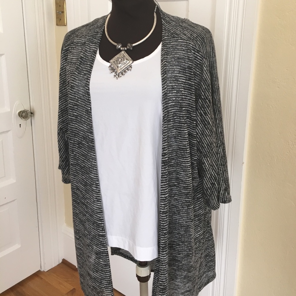 Lularoe Lindsay lightweight sweater