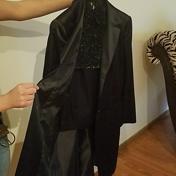 Skirt suit(formal) - Picture 1 of 1