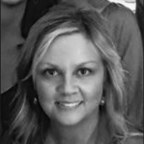 Meet your Posher, Stephanie - Picture 1 of 1