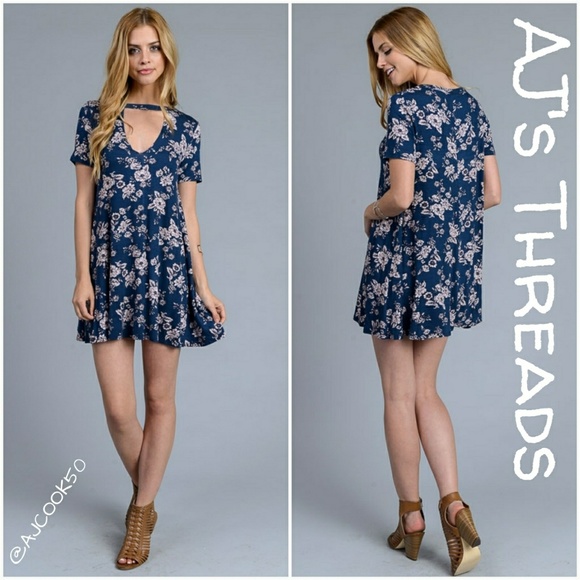 Open Neck Choker Print Dress •Sale• - Picture 2 of 6