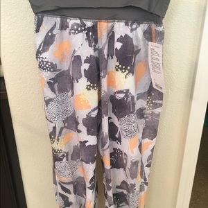 Lululemon Om Pant size 6 new With Tags