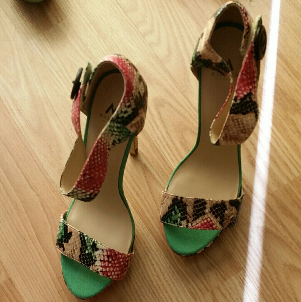 Shoedazzle Madison multicolor Heels