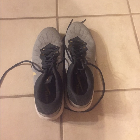 Size 11.5 Nike Air max training shoes - Picture 4 of 4