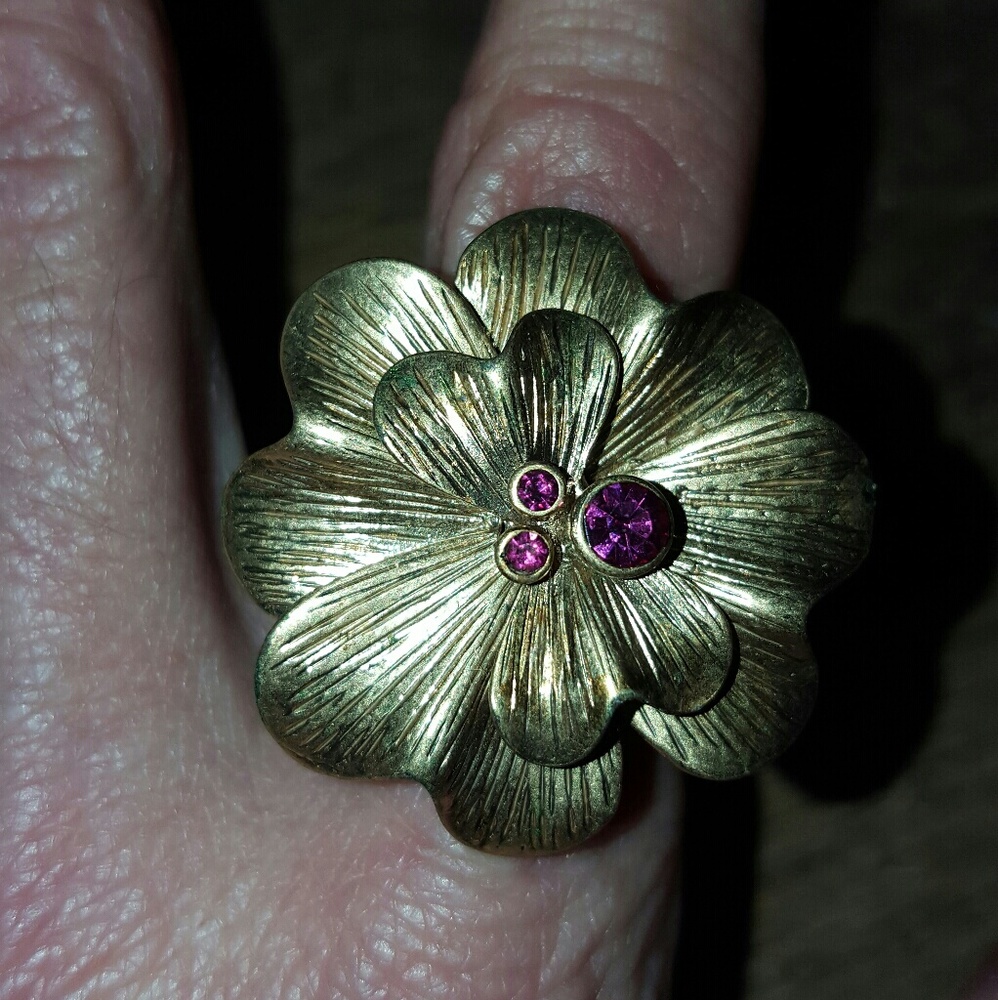 Lia Sophia gold tone flower ring size 7