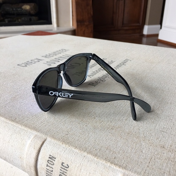 Oakley Sunglasses - Picture 5 of 7