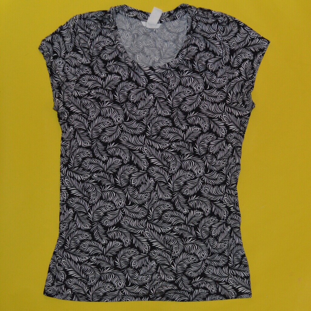 H&M Feather Print Black and White Tee Shirt