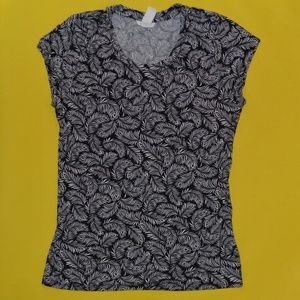 H&M Feather Print Black and White Tee Shirt