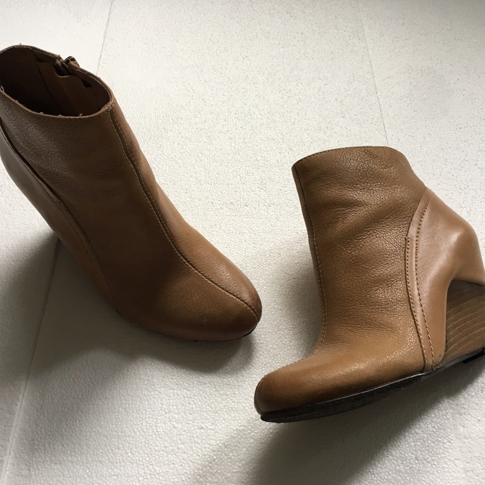 Vince Camuto Wedge Bootie US 6.5