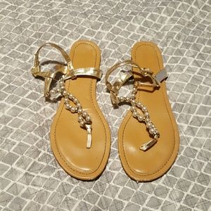 Pearly sandals