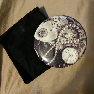 ♥️NWOT mirror with carrying case