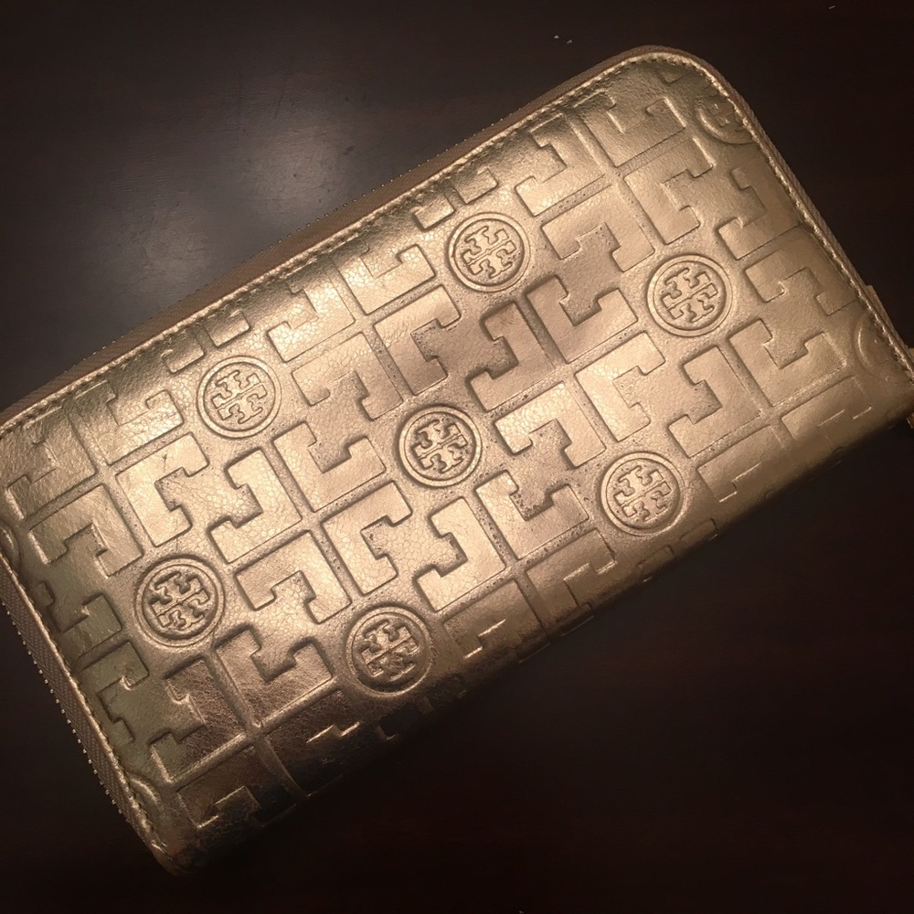 Gold Tory Burch wallet