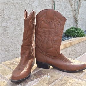 Brown cowgirl boots